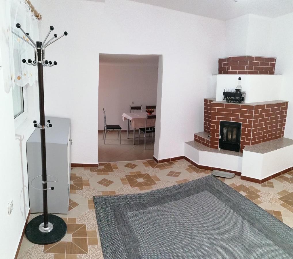 Apartament Ugralet Lunca de Sus Zewnętrze zdjęcie